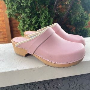 BJÖRK SWEDISH COMFORT Maja Wood Open Back Leather Clogs